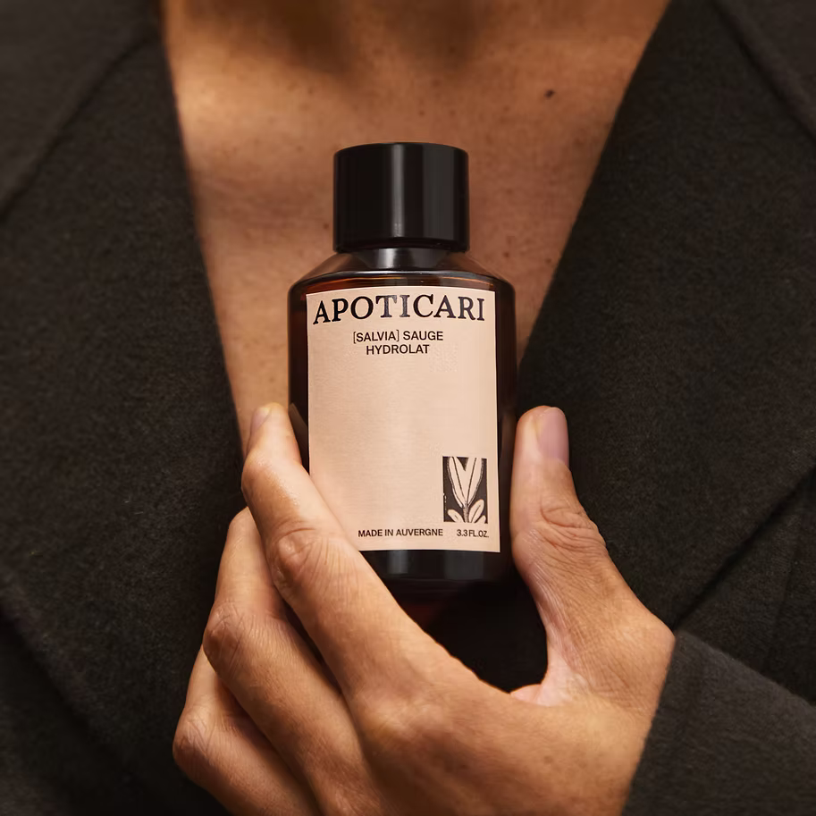 Hydrolat visage : pourquoi l’intégrer à votre routine de soin ?