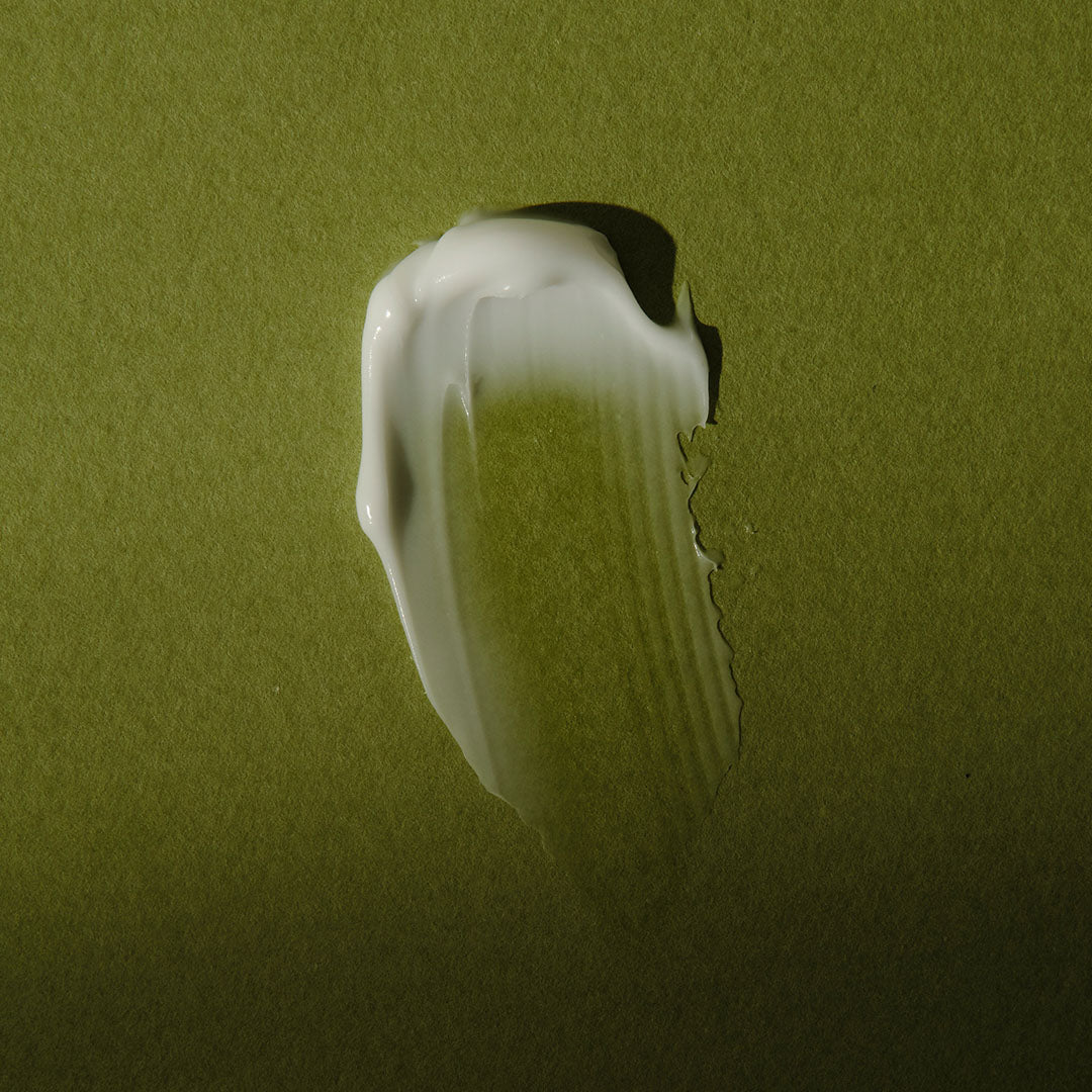 Fluide contour des yeux à la menthe